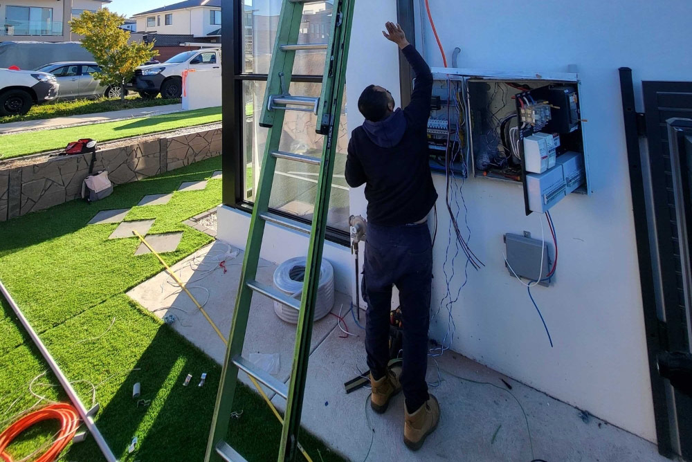 Canberra Solar Handbook with Polygon Energy, Sustainable living